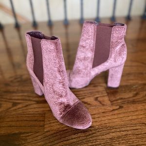 Sam Edelman velvet pink purple ankle heeled boots  size 6